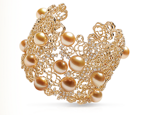 Jewelmer-Manchette en or jaune, diamants, perles de culture dorées de Mers du sud © Jewelmer