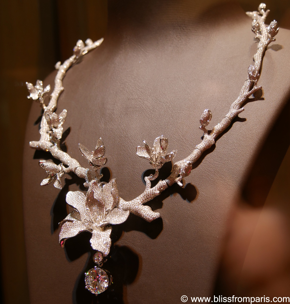 Kimberlite Diamond- collier " Dew on Magnolia" © www.blissfromparis.com