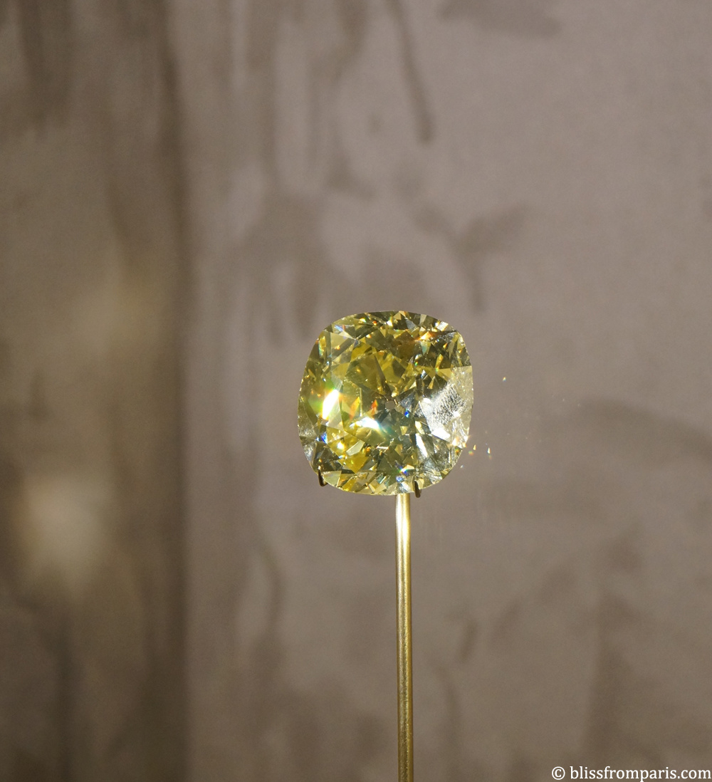 Diamant jaune de 114 carats, Fancy Vivid Yellow