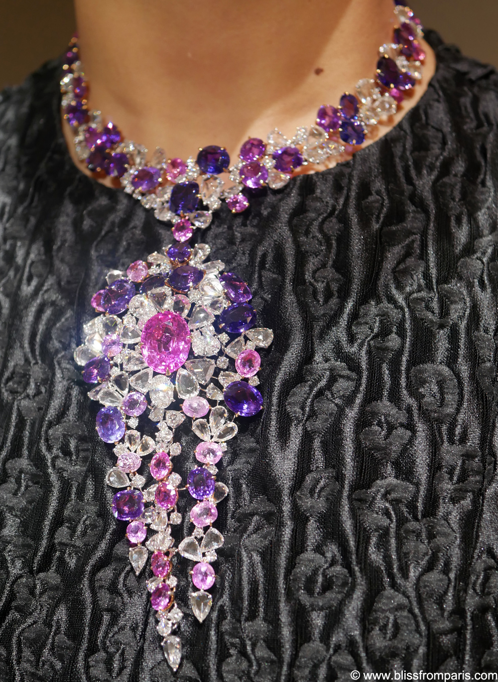 Moussaieff Jewellers , Collier avec des saphirs et diamants  © www.blissfromparis.com